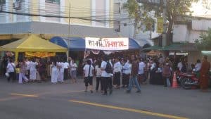 free food stalls around Wat Santitham