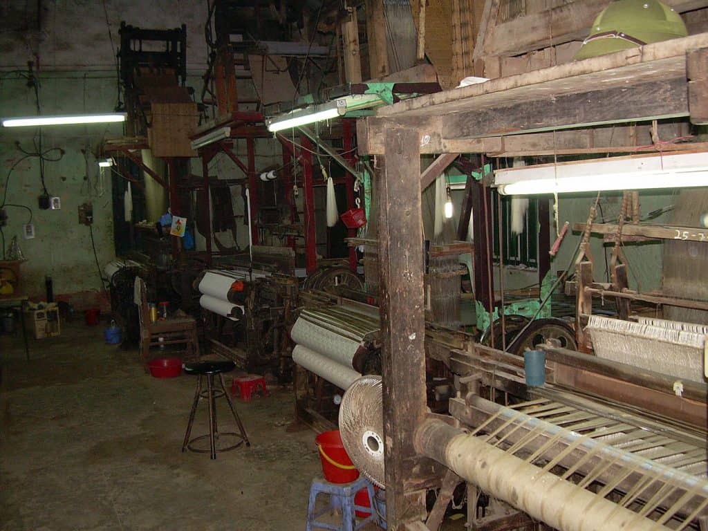mixed feelings about Hanoi: visit to weaving factory without any explanation