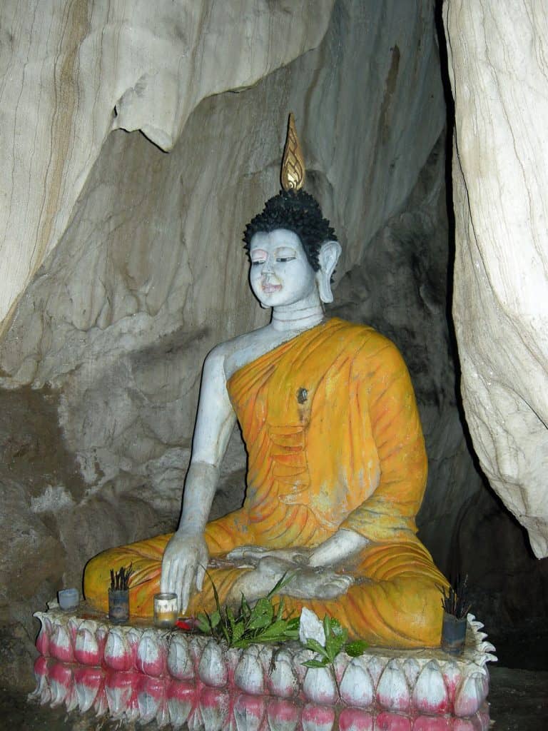 sitting Buddha in cave around Vang Vieng