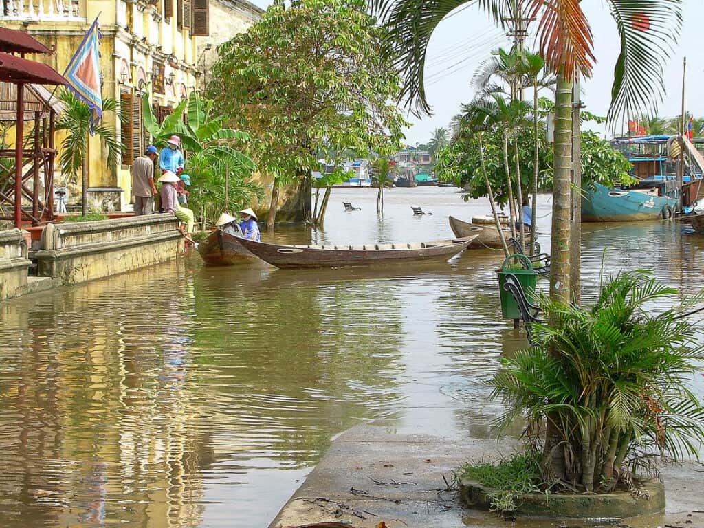 Hoi An flooded Thu Bon river