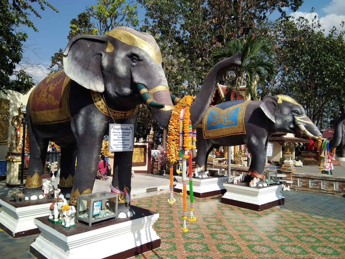 elephant statues at Wat Phrathat Doi Kham