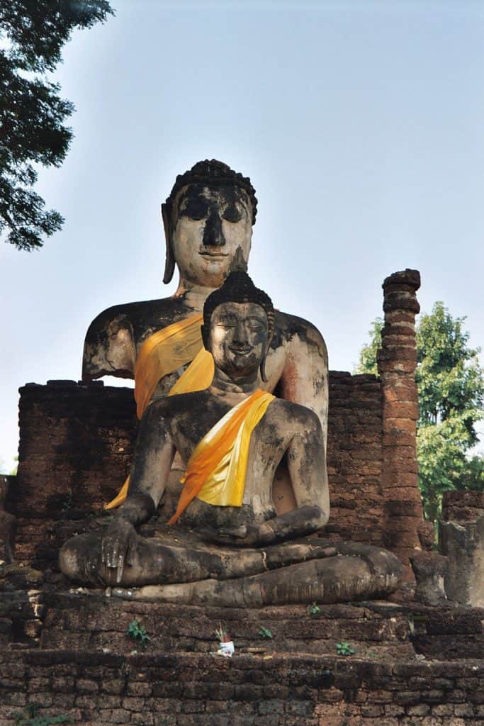 2 sitting Buddhas at Si Satchanalai