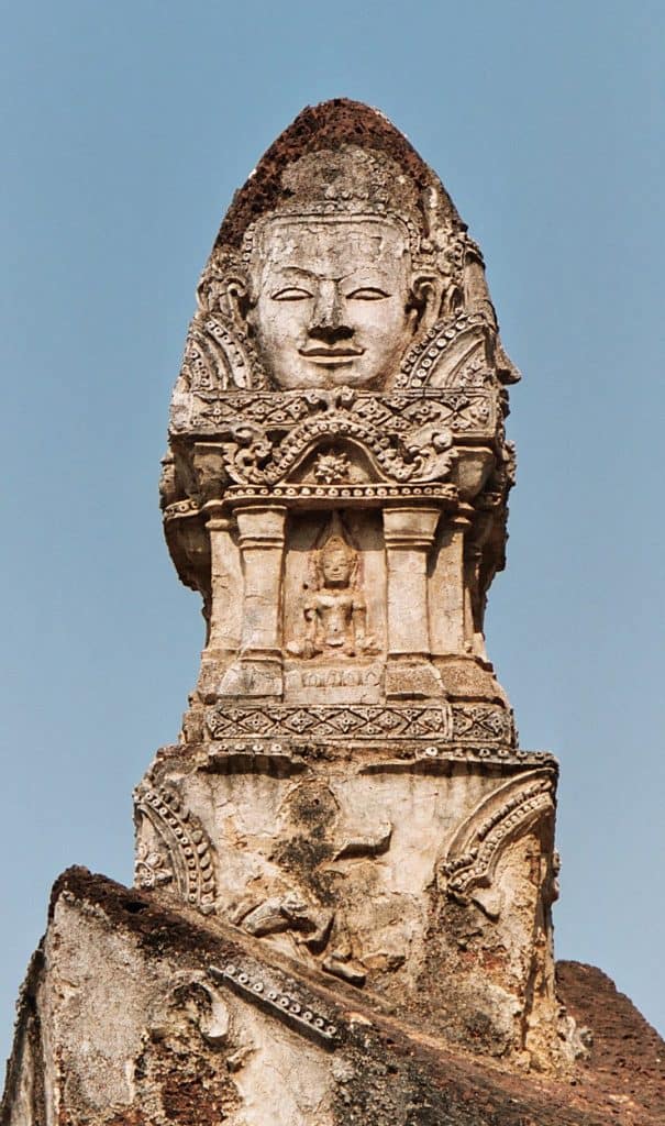 Buddha head at Wat Phra Si_Rattana Mahathat_in Chaliang