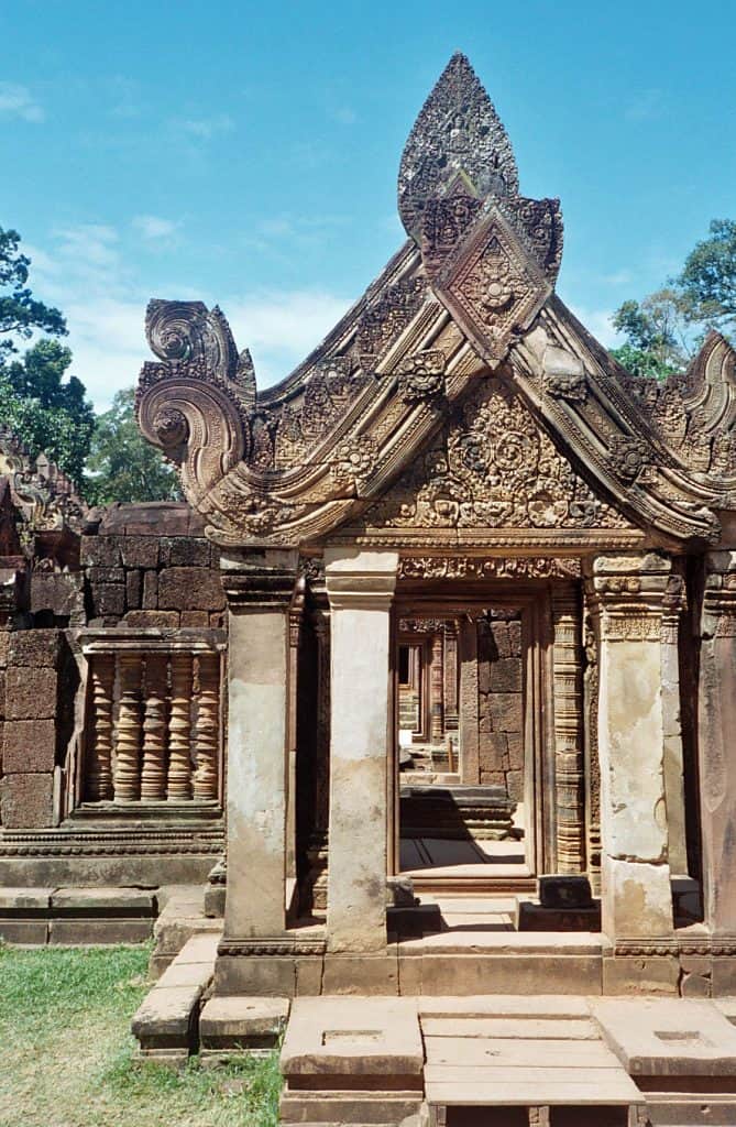entrance of Banteay Srei temple