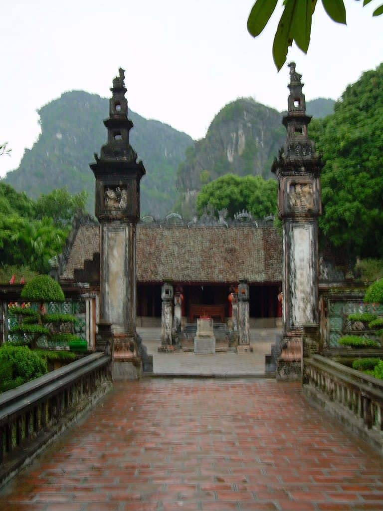 countryside of Ninh Binh: temple entrance at Hoa Lu