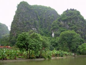 Ninh Binh sightseeing in the rain