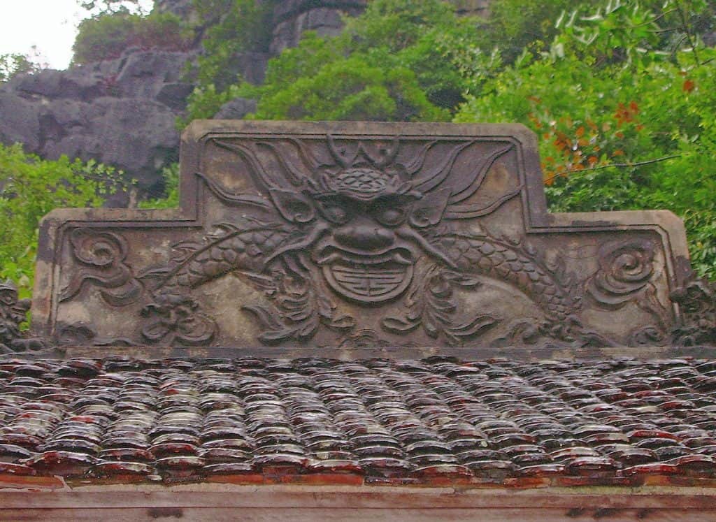 roof decoration at one of the Bich Dong temples