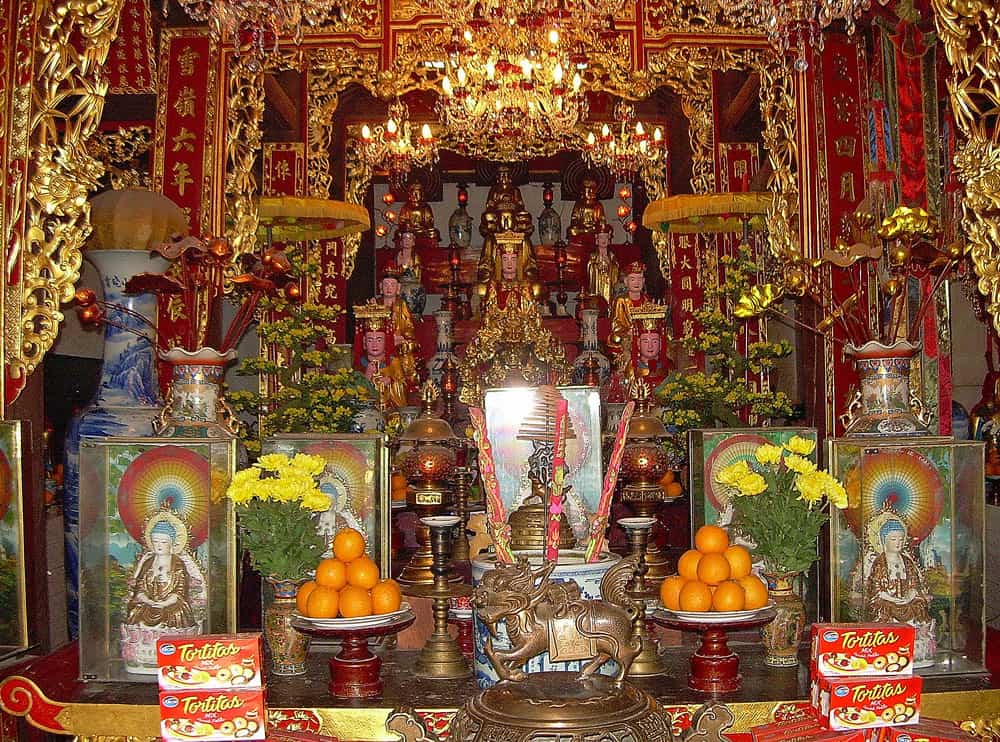 Buddhist shrine inside Old Pillar Pagoda