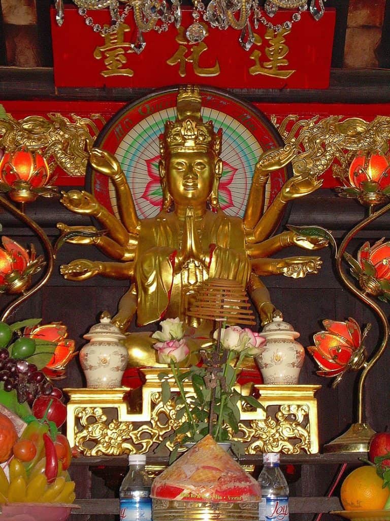 gold sculpture at Old Pillar Pagoda