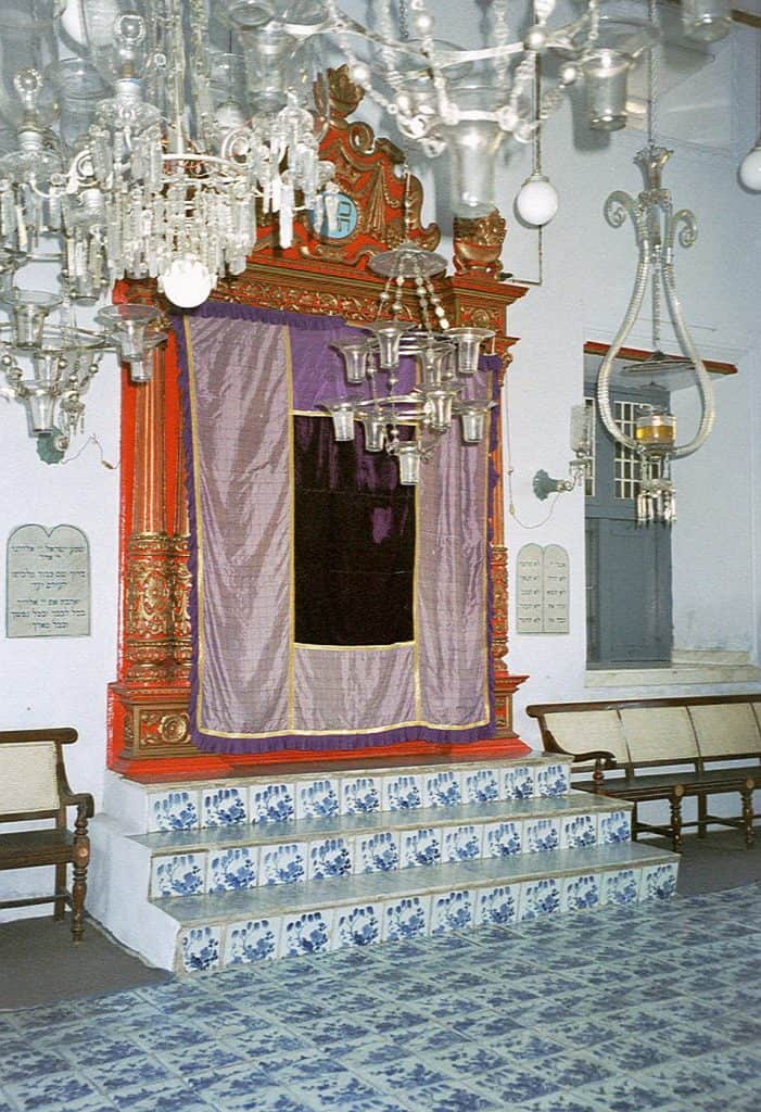 Paradesi synagogue shrine